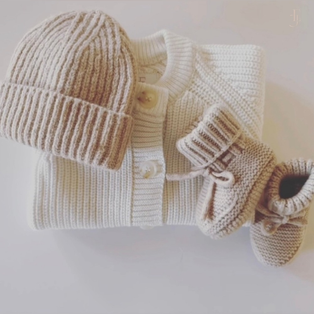 Merino wool baby booties+beanie. Set